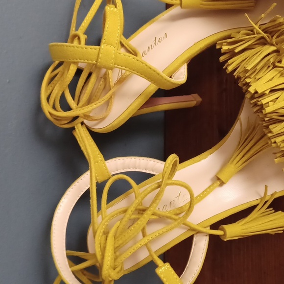 Heels - Picture 4 of 16